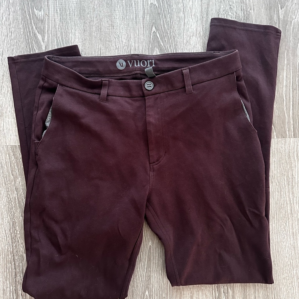 Vuori Men’s Burgundy Chino pants